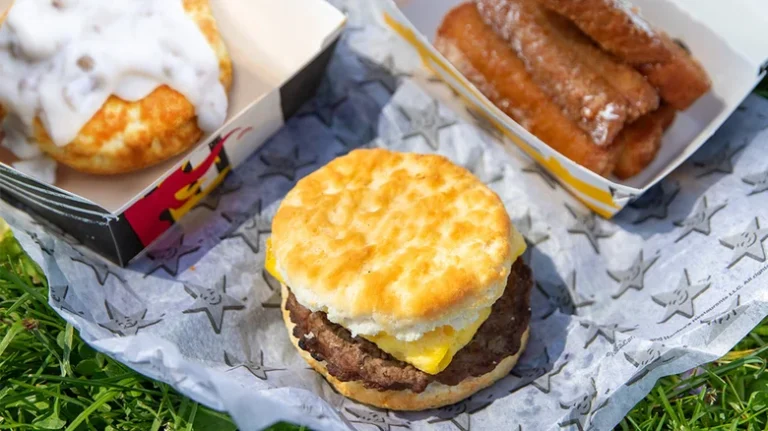 hardee's breakfast hours